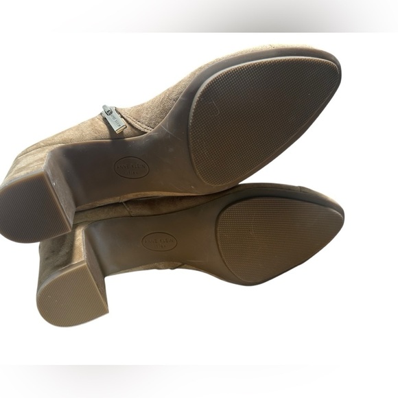 NWOT Anne Klein Siri Boot Size 8.5 Color Sand - Picture 6 of 7